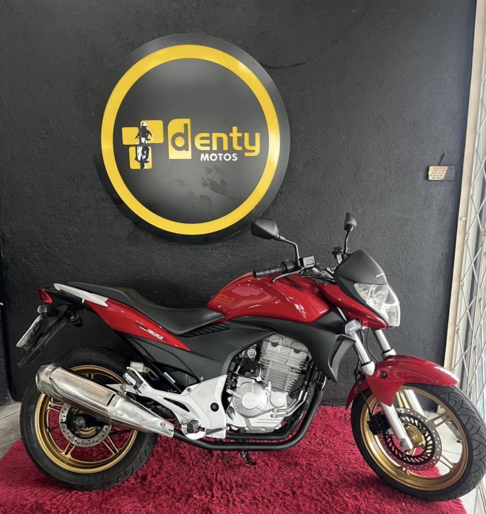 Moto HONDA CB 300R 2012