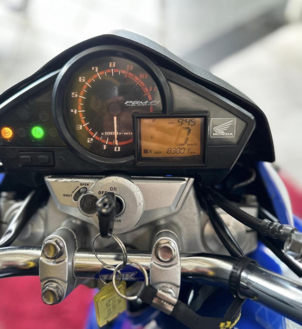 Moto HONDA CB 300R 2014