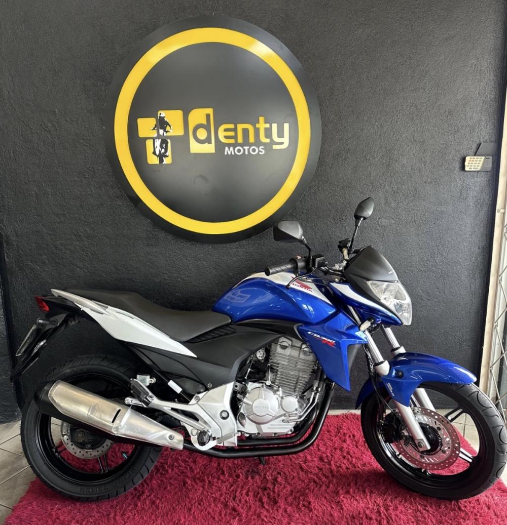 Moto HONDA CB 300R 2014