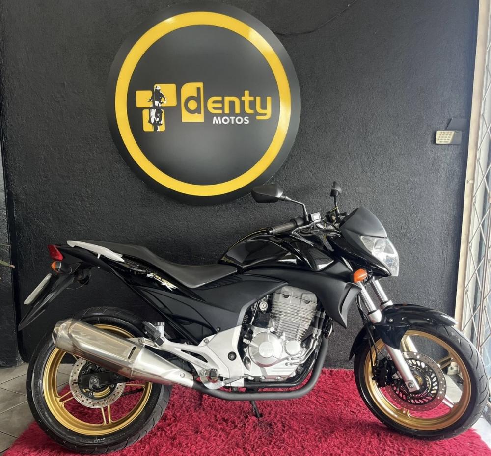 Moto HONDA CB 300R 2010