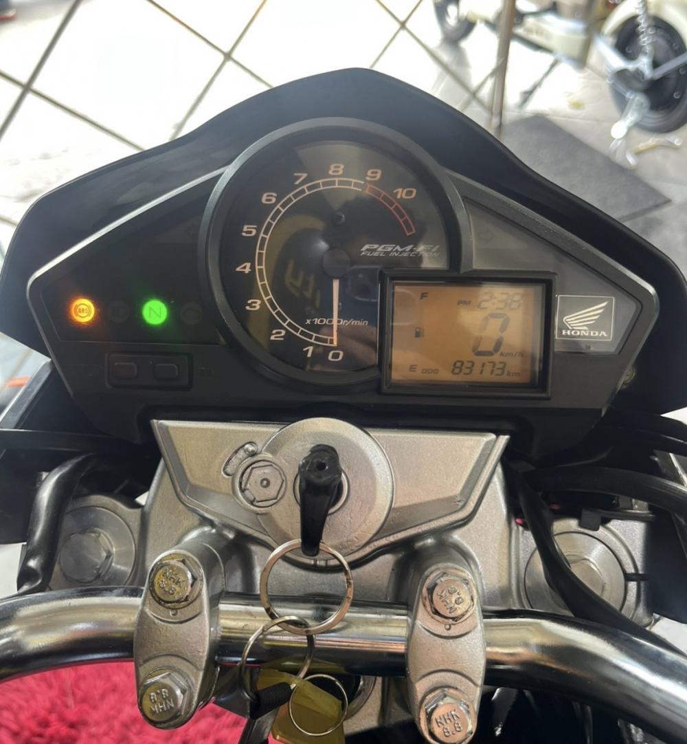 Moto HONDA CB 300R 2010