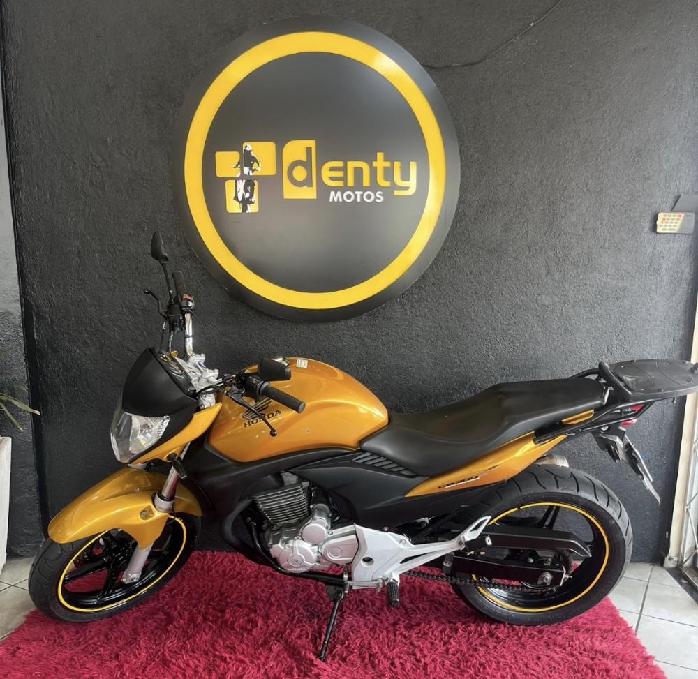 Moto HONDA CB 300R 2009