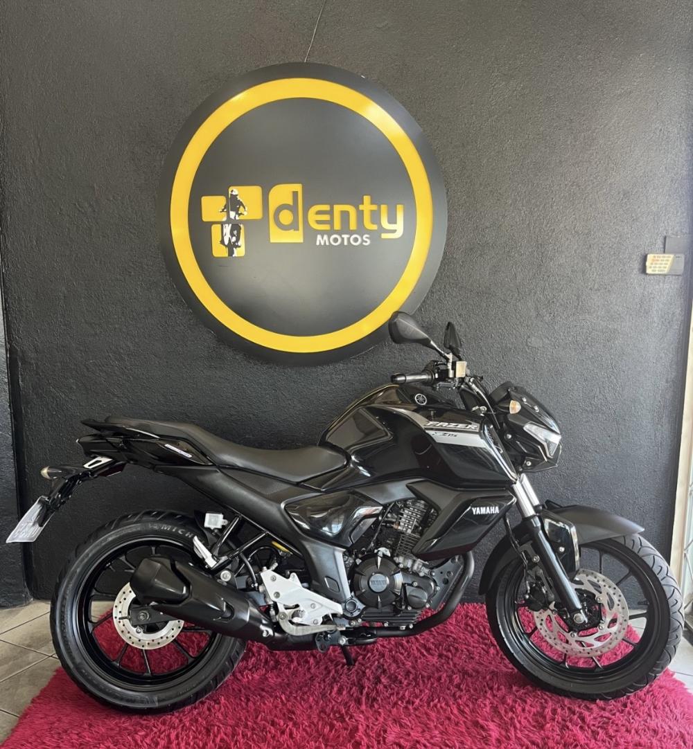 Moto YAMAHA 150 FAZER