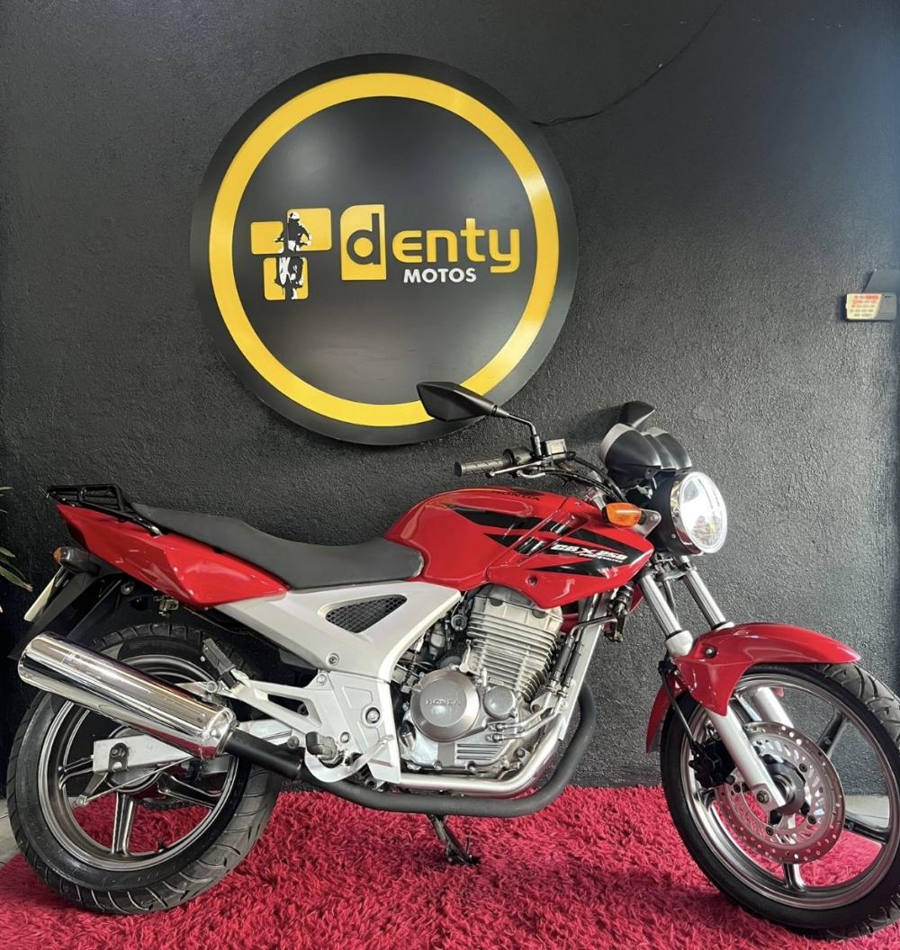 Moto HONDA CBX 250 TWISTER 2003