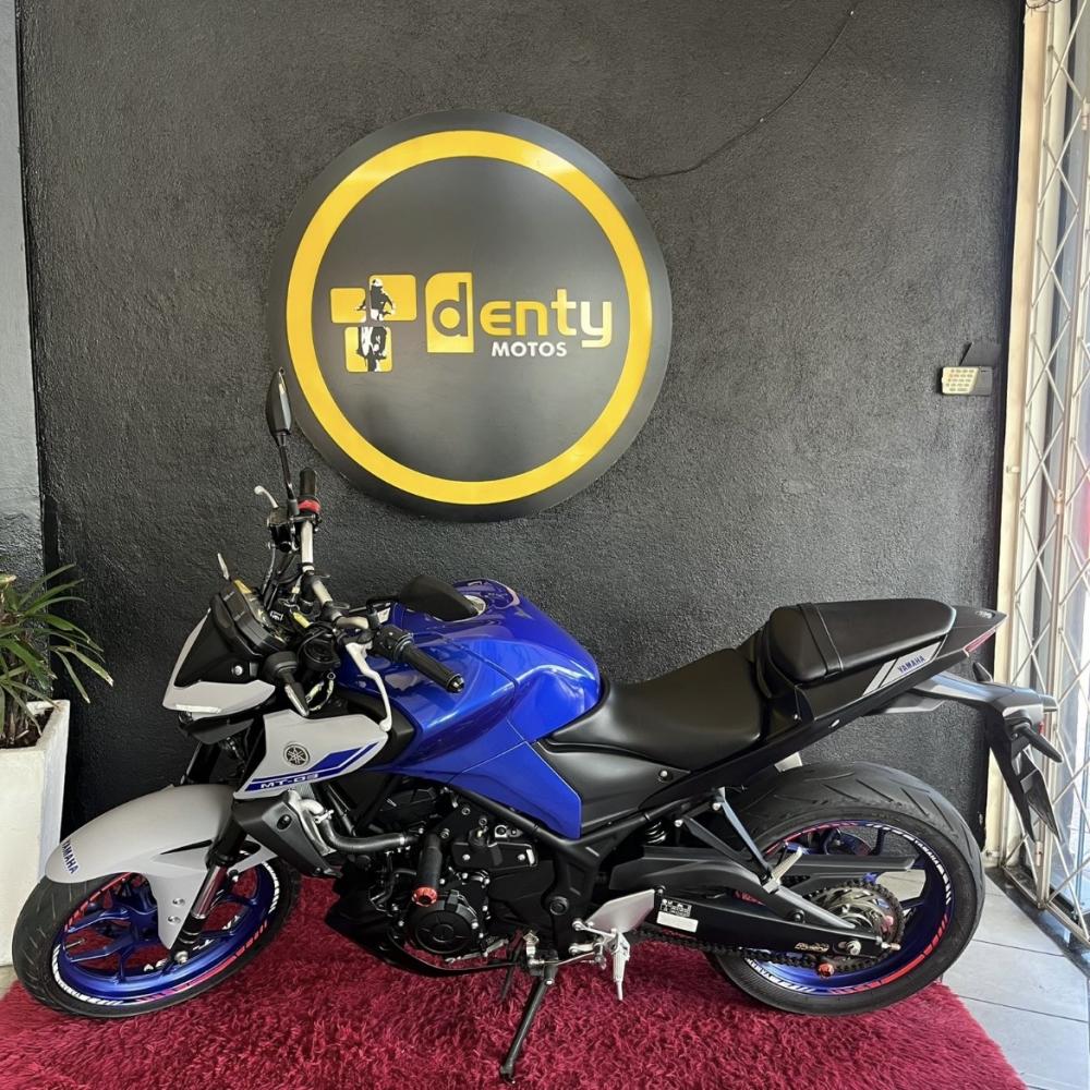 Moto YAMAHA MT-03 2022