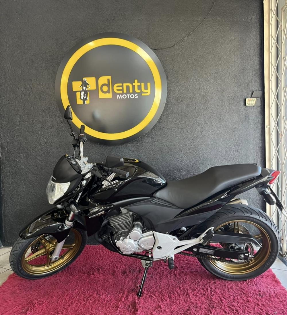 MOTO HONDA CB 300R