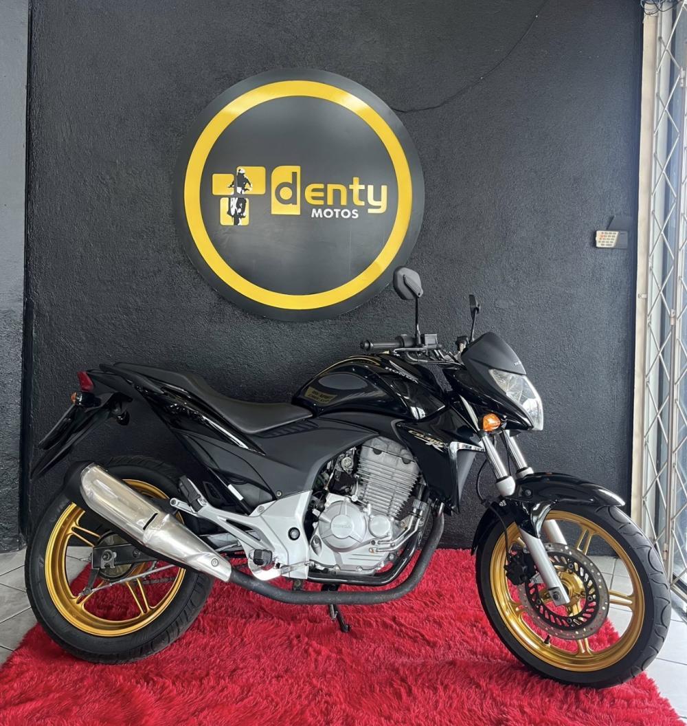 MOTO HONDA CB 300R 